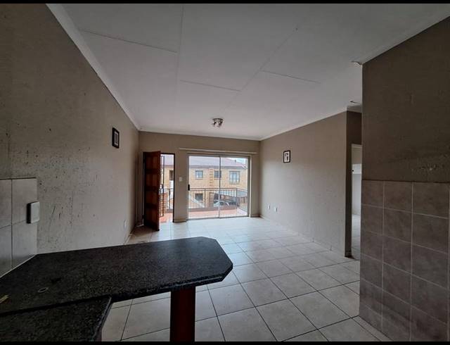 2 BEDROOM PROPERTY TO RENT IN HELIKONPARK